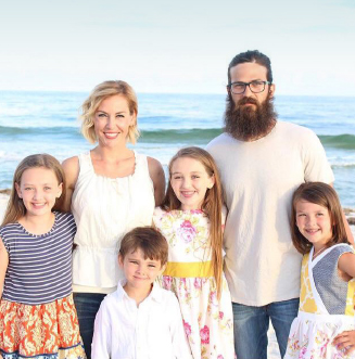 Jessica and Jep Robertson with their children